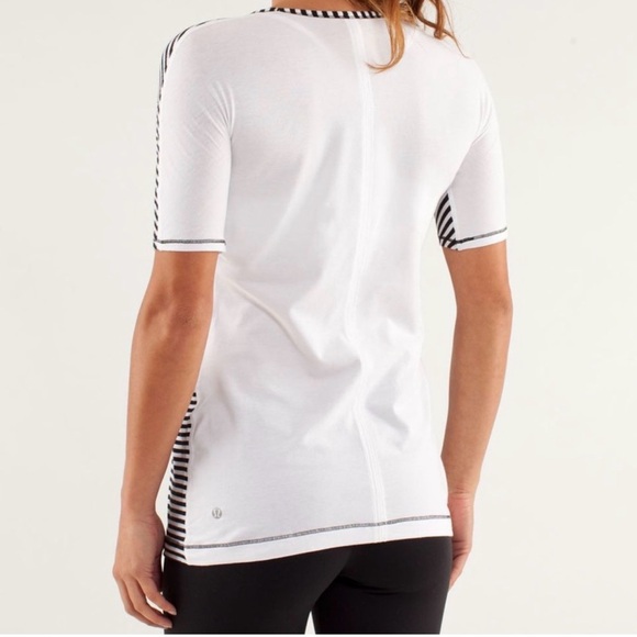 LULULEMON women’s short sleeve top - Picture 2 of 6